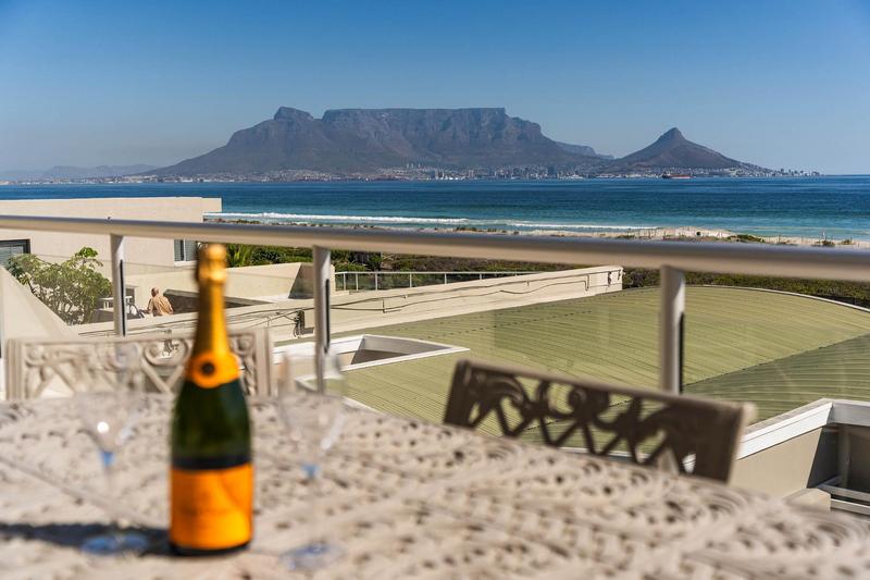 To Let 3 Bedroom Property for Rent in Dolphin Beach Western Cape